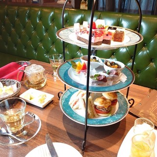 Enjoy afternoon tea in a classical space [15:00-18:00]