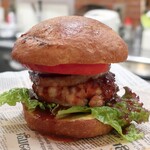 トリワイン ＰＩＫＯＳＨＨＨＵ - チキンパティバーガー