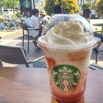 スターバックス・コーヒー - ストロベリーフラペチーノ