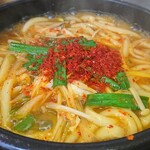 韓国薬膳料理 葉菜 - カルビうどん辛め  ¥880（税込）