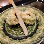 日本料理 晴山 - 伝助穴子のあおさ揚げ 谷中生姜 出汁入り温泉卵