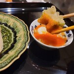 日本料理 晴山 - 伝助穴子のあおさ揚げ 谷中生姜 出汁入り温泉卵