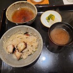 日本料理 晴山 - 蛸の炊き込みご飯 味噌汁 香の物