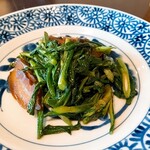 中国菜 智林 - ⚫千葉県産大葉春菊と自家製ラーロウ（干し肉）の炒め