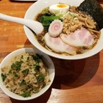 麺屋 六感堂 - 生姜醤油ラーメン＋しじみラーメン＋炊き込みご飯