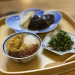 Tsugaru Kappo Mirai - ウニと温泉卵ジュレと菜の花胡麻和え、原木椎茸どカワハギ