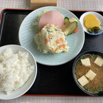 Kappou Inachou - サラダ(ポテト)ライス740円