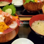 さんかく亭 - カラフル丼