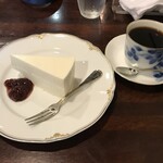 自家焙煎珈琲 徽典館 - 純白のレアチーズ
