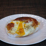 ポルベーカリー - ベーコンエッグパン