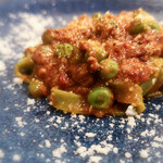 アンティコ ジェノベーゼ - ４種類のお肉とグリーンピースのミートソースの小松菜を練り込んだタリオリーニ