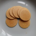 桂新堂 - 料理写真:夏みかんえびせんべい