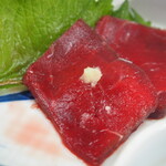 多田屋 - くじら赤身刺身（30分ぐらい放置したら解凍された）