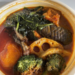 スープカレー トムトムキキル - ベジタブルスープカレー辛さ10番パンジャビースープ