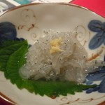 魚料理のお店 鮮魚まるふく - お通しは「生しらす」