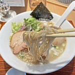 らぁ麺 胡心房 - コシが有って小麦の風味のする美味しい麺