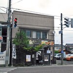 Kaoriya - 県道１６４号線の『白山駅入口交差点』に面しています