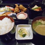 Kaoriya - 紅鮭焼き 鶏唐揚げ定食（大ご飯）