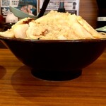 壱角家 - 野菜は増せません。
醤油壱郎の並の標高。