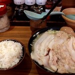 壱角家 - 二郎系だぁー♥♡(〃'▽'〃)  ﾜｧ～～ｲ♥
期待してるぜ！！