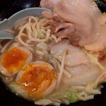 壱角家 - 豚さんは味なし、若干『獣』(-ω-;)
ペラダメクサ豚