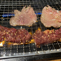ホルモン焼肉 富や 栄店 - 