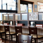 カルビ丼とスン豆腐専門店 韓丼 - カウンター席