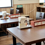 カルビ丼とスン豆腐専門店 韓丼 - テーブル席