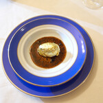 トゥールダルジャン - 黒トリュフ・ソースの上に