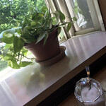 Rokaru - 朝日が良い、窓際の席
