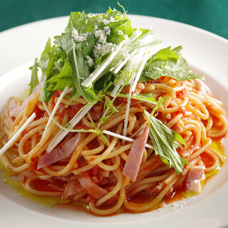 店長はかつて洋食の有名店に勤務。量だけでなく味にも自信あり