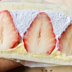 ミモザ - いちごサンド