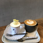 BRICK LANE - 『レモンのカップケーキ¥720』 『cafe latte¥610』