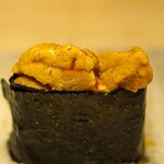 Sushi Kotobuki - 青森産のムラサキ雲丹の軍艦