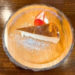 常夏バル EAST BLUE - 特製バスクチーズケーキ