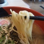 中之島ダイビルカフェテリア - 麺持ち上げ～