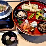 Shin shin - 真心名物
      釜飯(牛肉と筍の香味釜飯)と大椀ランチ   1,480円
      ドリンク・デザートセット  +20円