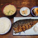 食事と酒処 真 - 鯖の一枚焼定食　900円 （税込）