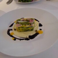 ラ・ターブル・オ・ジャポン - 春野菜とシマアジ、ヤリイカのテリーヌ、新じゃがいものソース