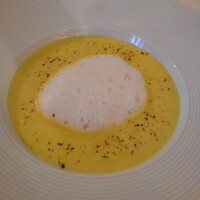 ラ・ターブル・オ・ジャポン - トウモロコシのクリームスープとフラン