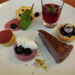 ノーザンテラスダイナー - ブルーベリー＆ヨーグルトがテーマのメインスイーツ