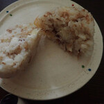 Onigiri To Hito Sakura - クリームチーズおかかおにぎり　スモーキーな味わいかつ、乳製品のコクもあるのミャ