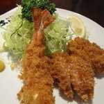 とんかつ やまいち - ヒレ一口かつ×2、車えびフライ