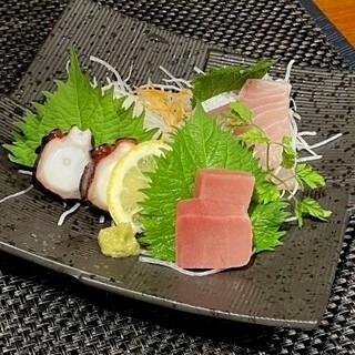 お酒とよく合う一品料理も充実。普段使いにもぴったりです！