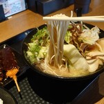 Hakata Tenjin - 野菜天神ラーメン　の麺リフト
