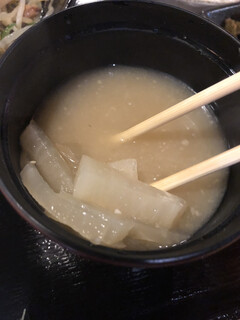 Nihonshusakabameguriya - 大根のみそ汁