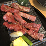 Yakiniku Yamato - 100gを細かく分割、ホルモンのようだ。