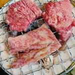 Sumibiyakiniku Iwamura - 焼いて食べる~~~