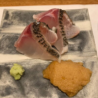 天婦羅 みやしろ - 手前は泡の醤油