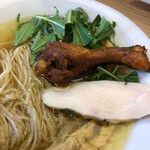 めん処 きよ洲 - 鳥手羽元チャーシューが甘辛くてスープに合う！